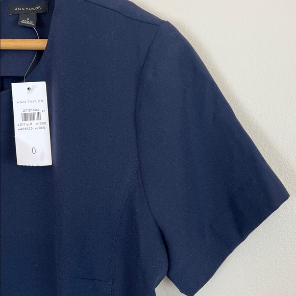 NWT Ann Taylor dark navy blouse women’s size 0 business casual - Picture 8 of 11